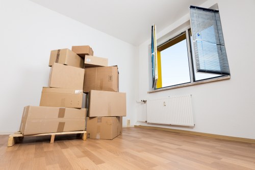 Organised storage facility for removals and storage in Ardleighgreen